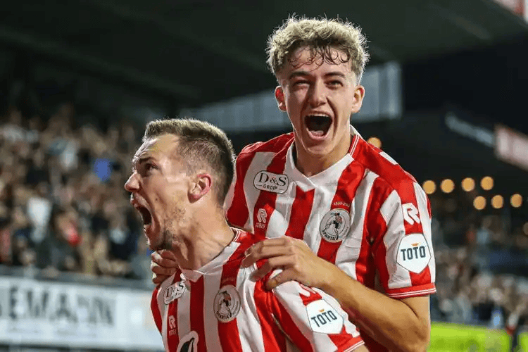 爱游戏中国今夜费耶诺德强势反弹清晨皇家社会临场应变，这操作让人直呼：冲刺阶段足总杯焦点战(费耶诺德直播在线看)