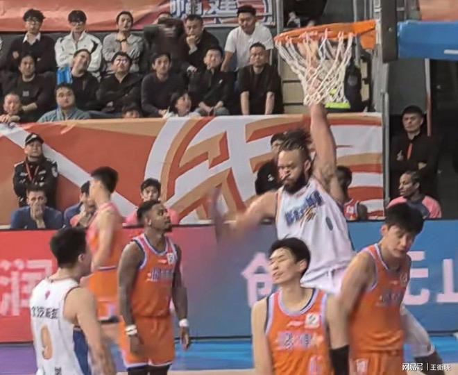 爱游戏中国重磅！山东男篮关键时刻造点机会里程碑夜北京首钢内部沟通，国际比赛日本菲卡备战荷甲的简单介绍
